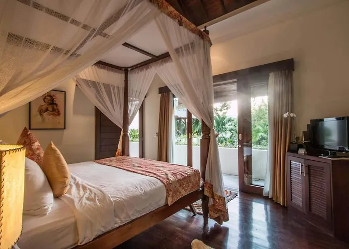 Villa Kalimaya Iii Beautiful & Luxurious 3-bedroom Private With Pool 150-metres To *